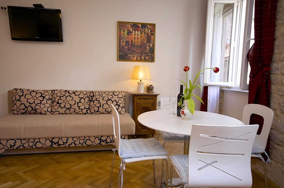 Kaleta-Apartments-Split-Croatia-Diocletian-Suite-3